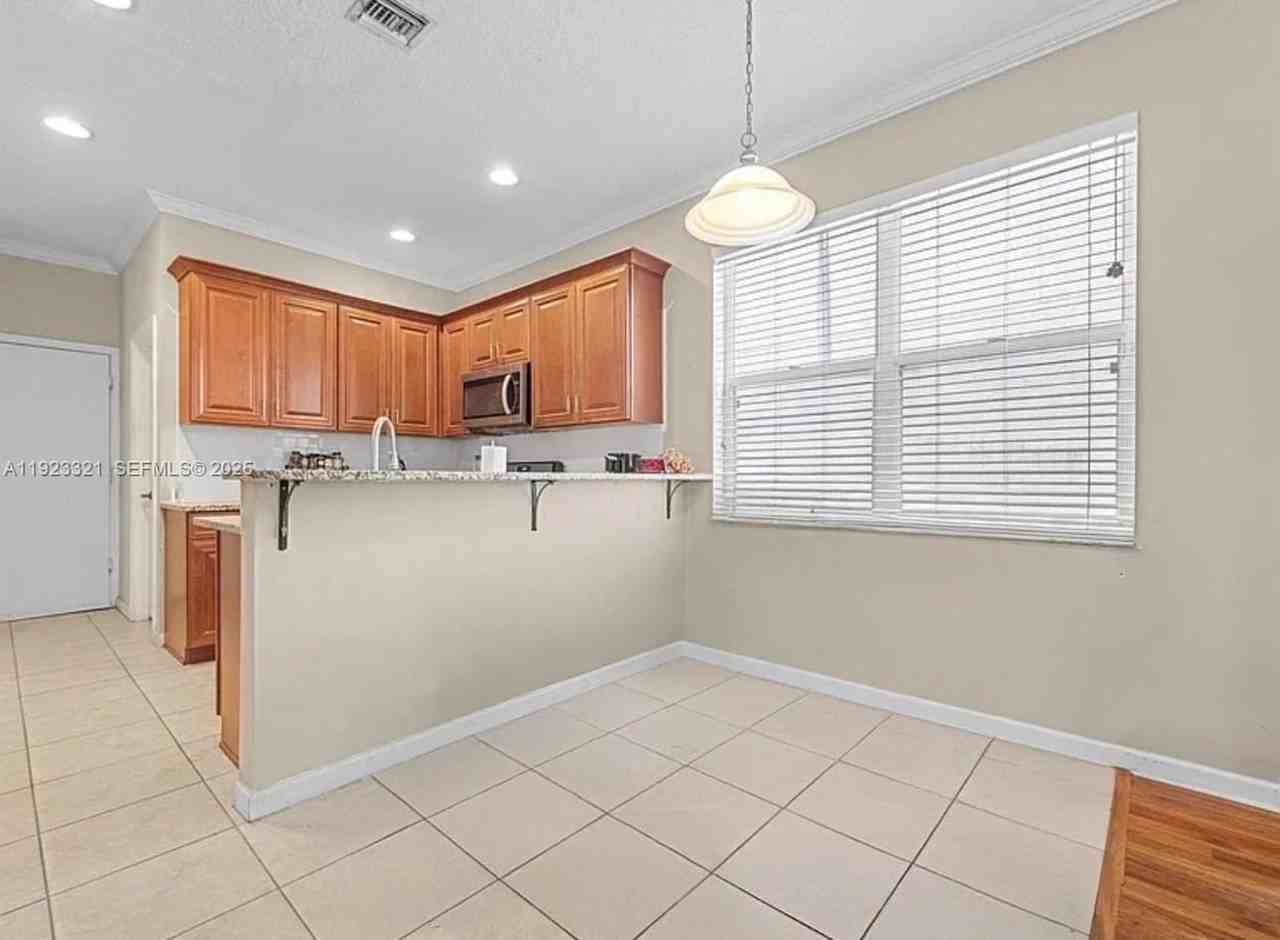 168 Canterbury Pl - Photo 7 of 7