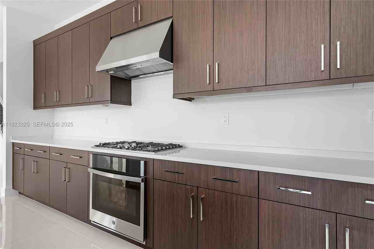 9362 Tulip Leaf Ct #9362 - Photo 7 of 50