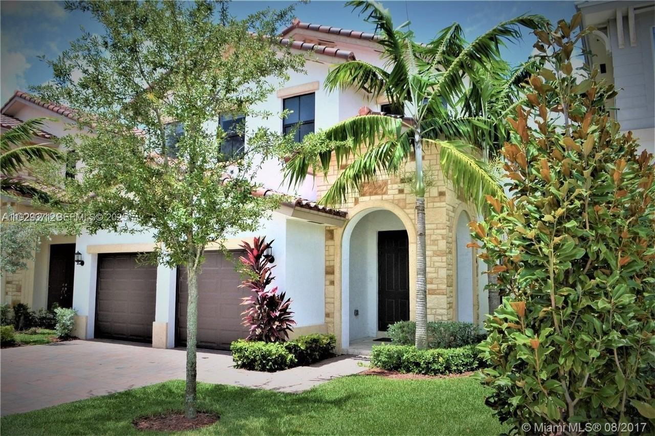 6930 Nw 106th Ave #6930 - Photo 2 of 39