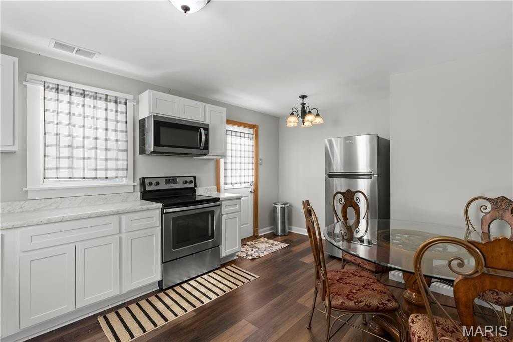 6195 Cedar Springs Rd - Photo 7 of 33