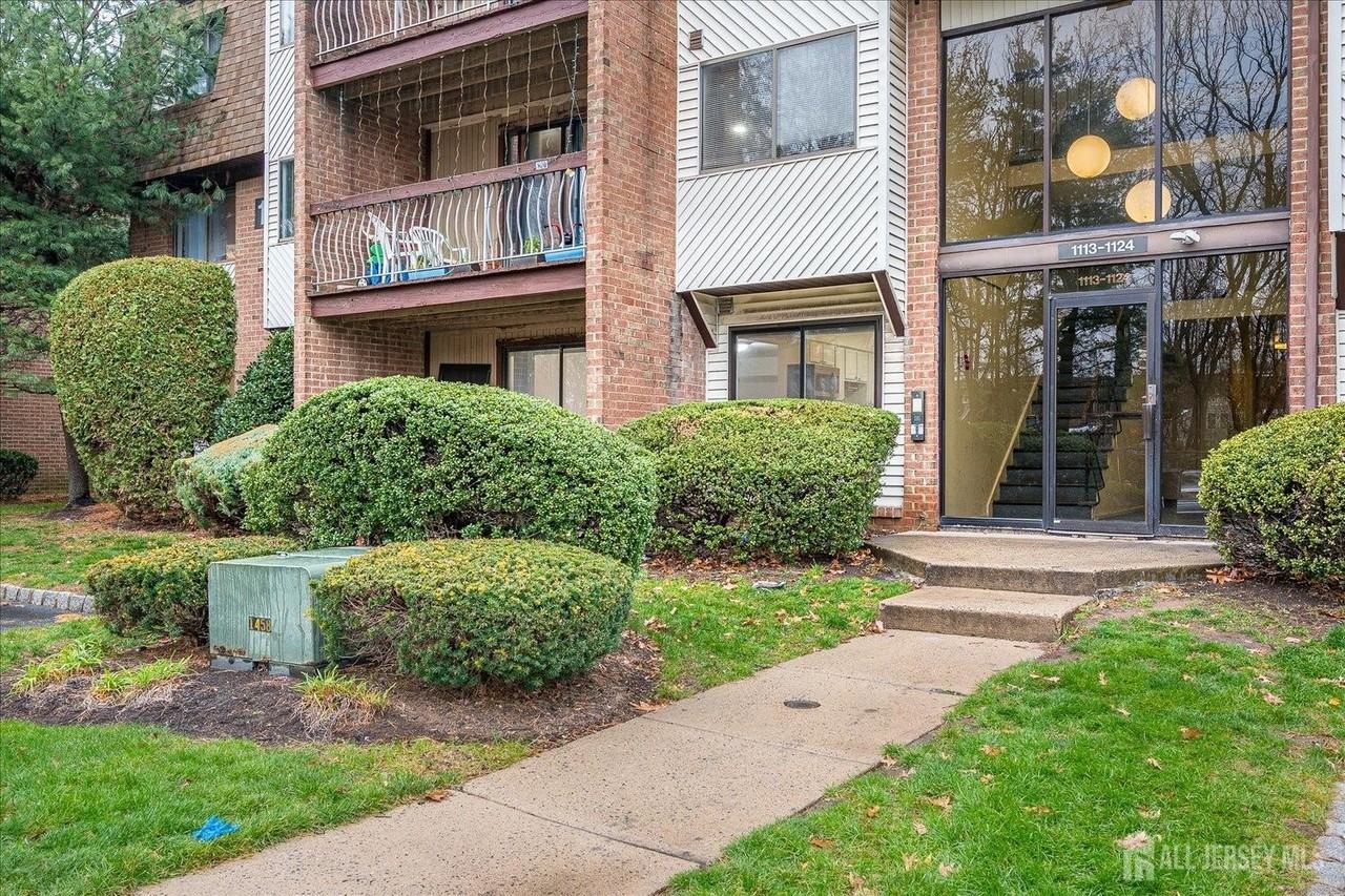 1116 Edison Glen Ter - Photo 2 of 21