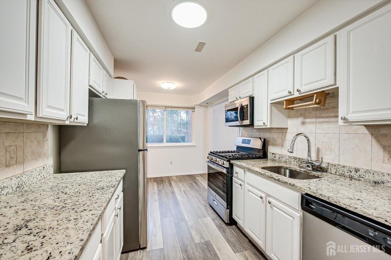 1116 Edison Glen Ter - Photo 6 of 21