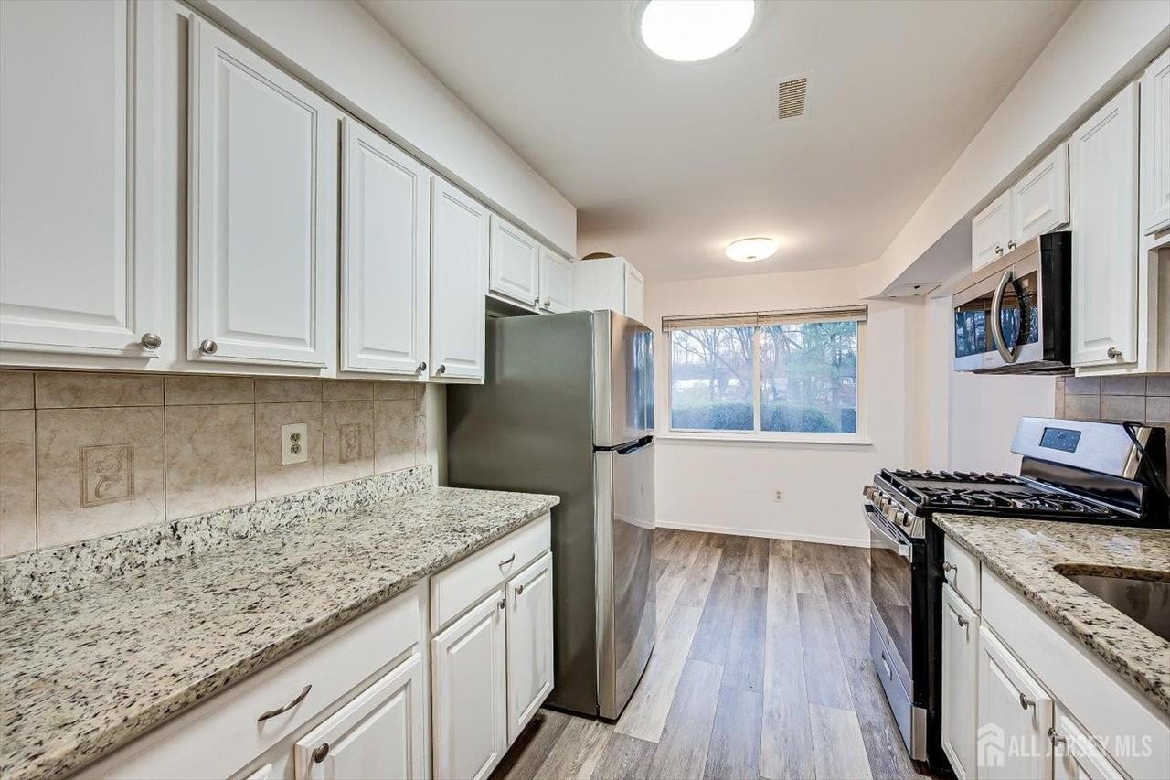 1116 Edison Glen Ter - Photo 7 of 21