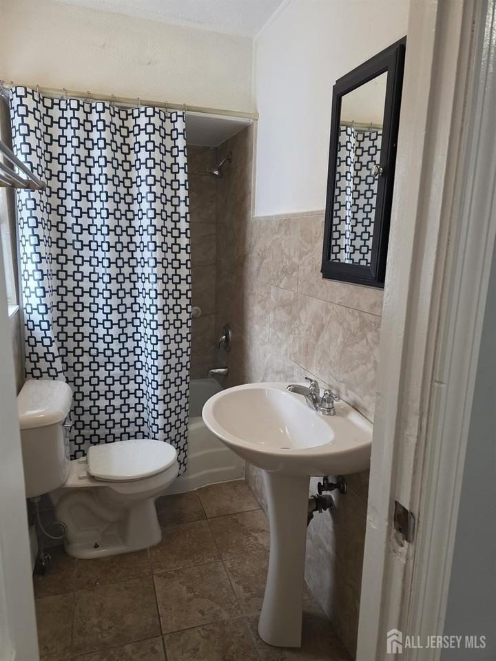 604 Freeman St #2 - Photo 5 of 8