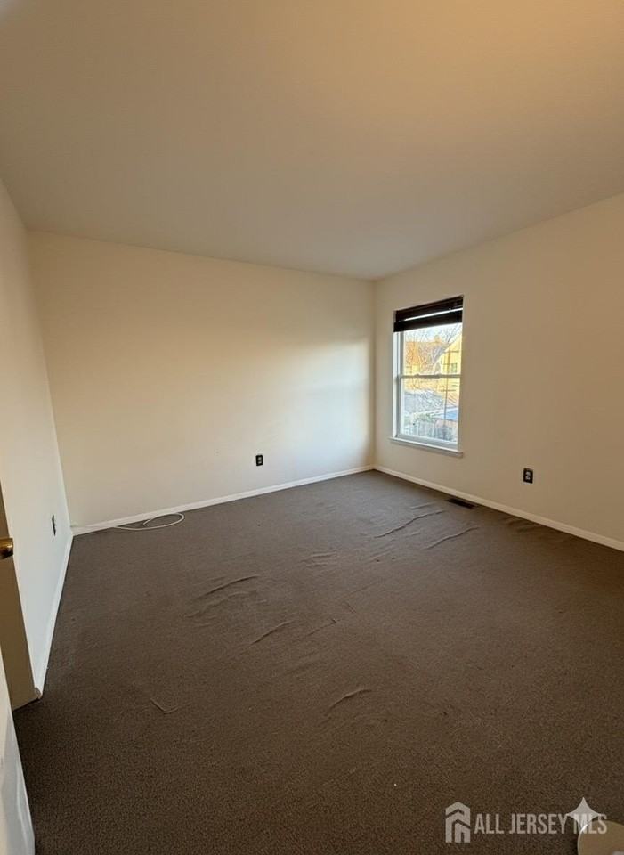 150 Lowell St - Photo 7 of 13