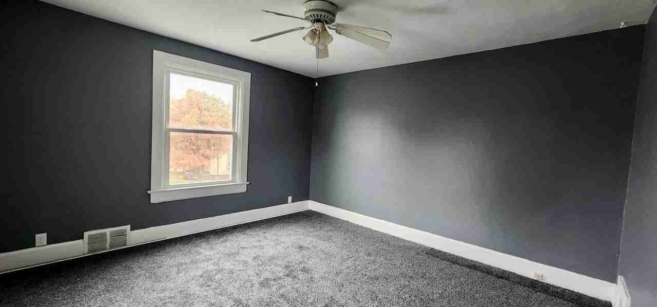 1801 N Wisconsin St - Photo 6 of 18