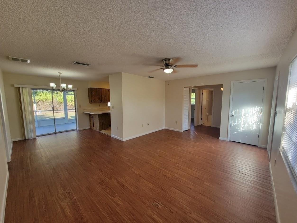 23358 Racine Ave - Photo 4 of 28