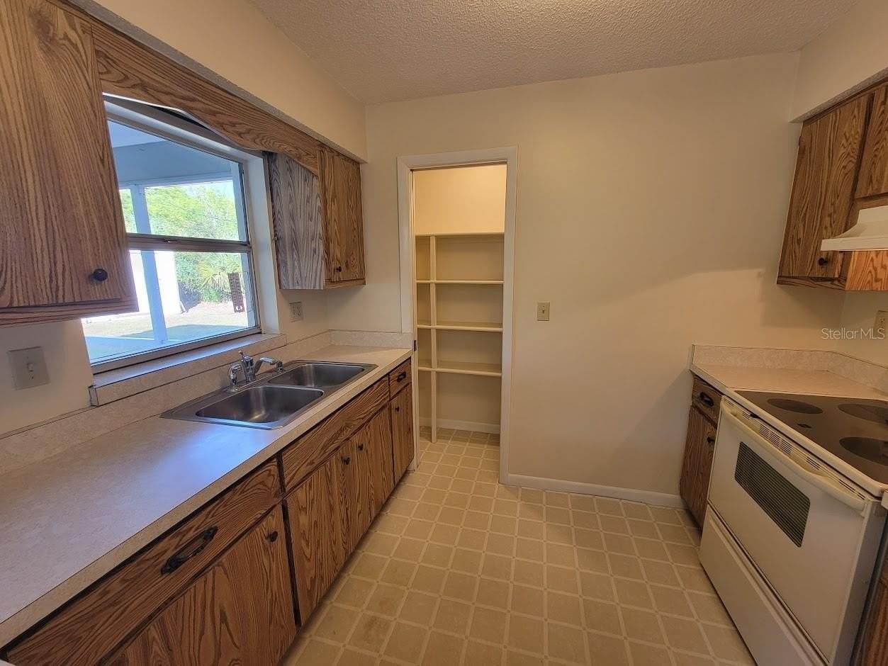 23358 Racine Ave - Photo 7 of 28