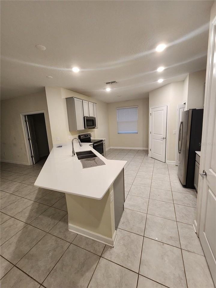 741 Simone Ct - Photo 7 of 19