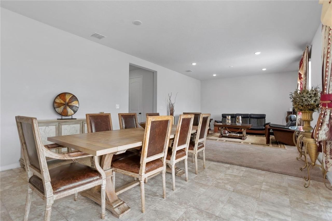 1076 Sugarwood St - Photo 4 of 7