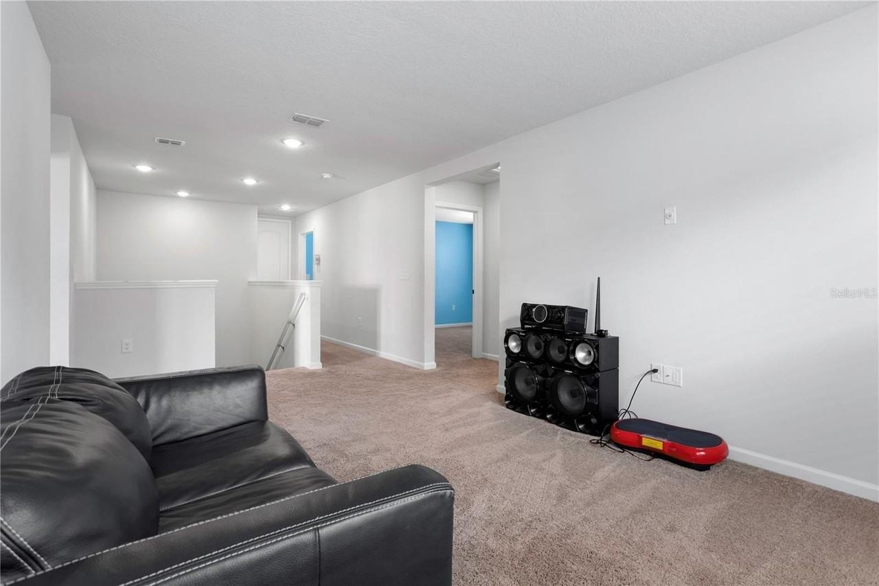 1076 Sugarwood St - Photo 5 of 7