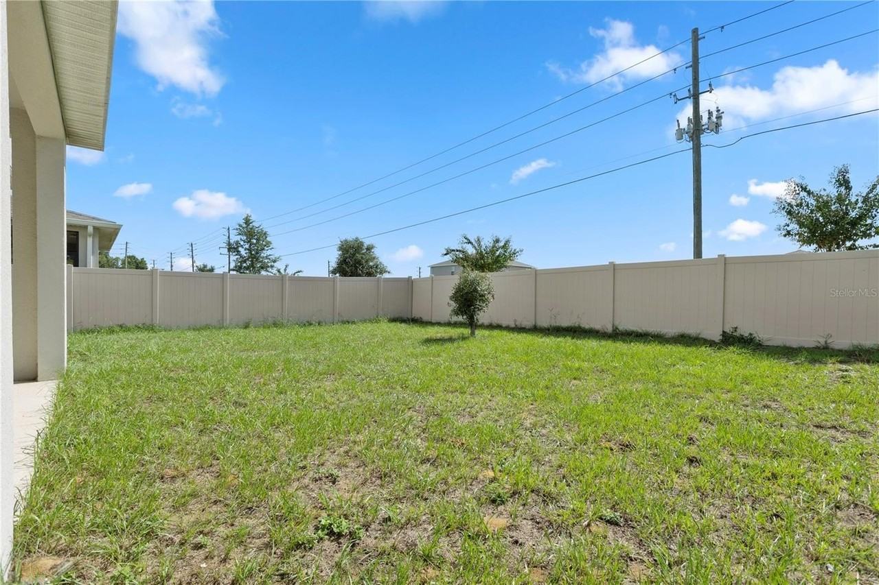 1076 Sugarwood St - Photo 6 of 7
