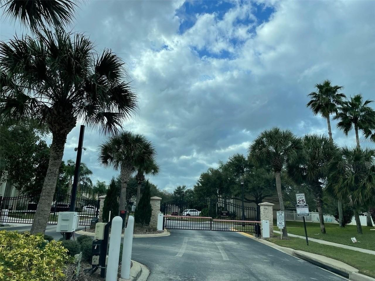 9736 Osprey Landing Dr - Photo 2 of 10