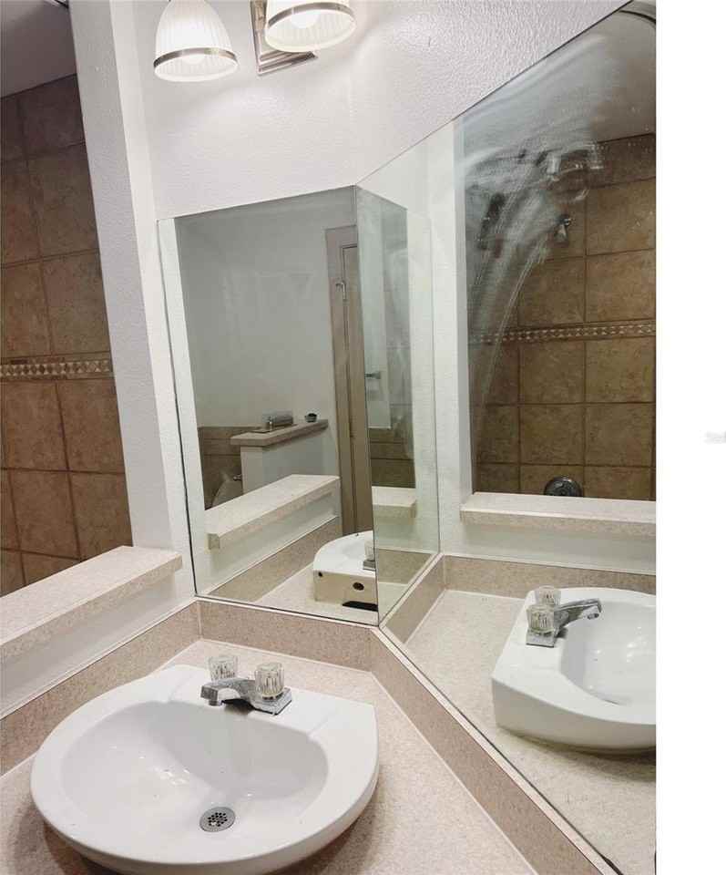 1008 Elmwood St - Photo 7 of 11