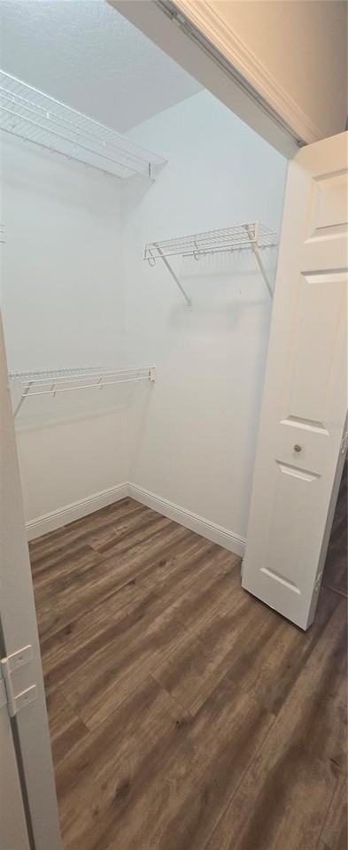 919 Canton St - Photo 6 of 32