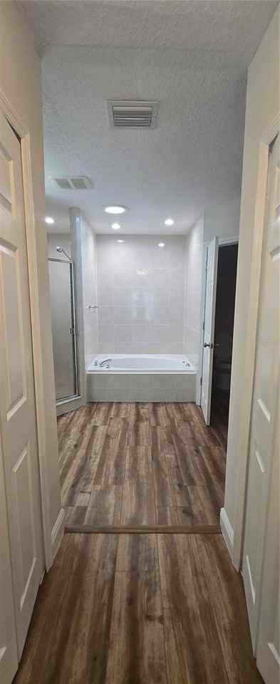 919 Canton St - Photo 7 of 32