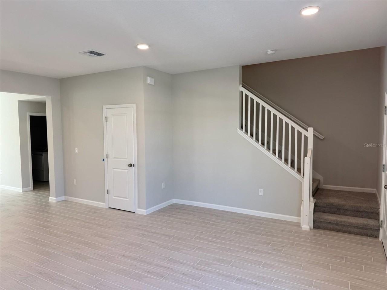 619 Pothos St - Photo 3 of 37