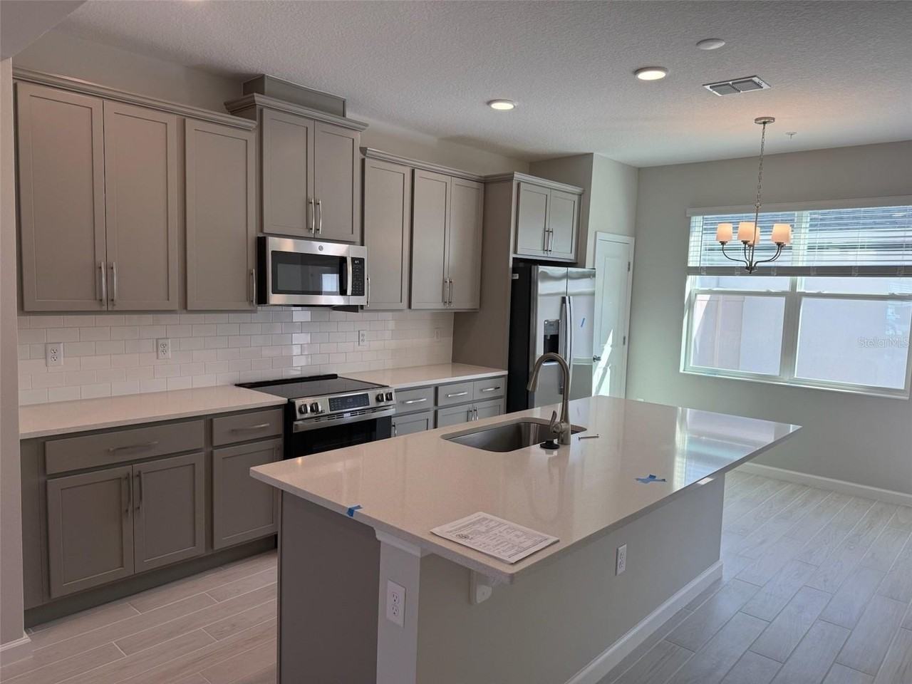 619 Pothos St - Photo 5 of 37