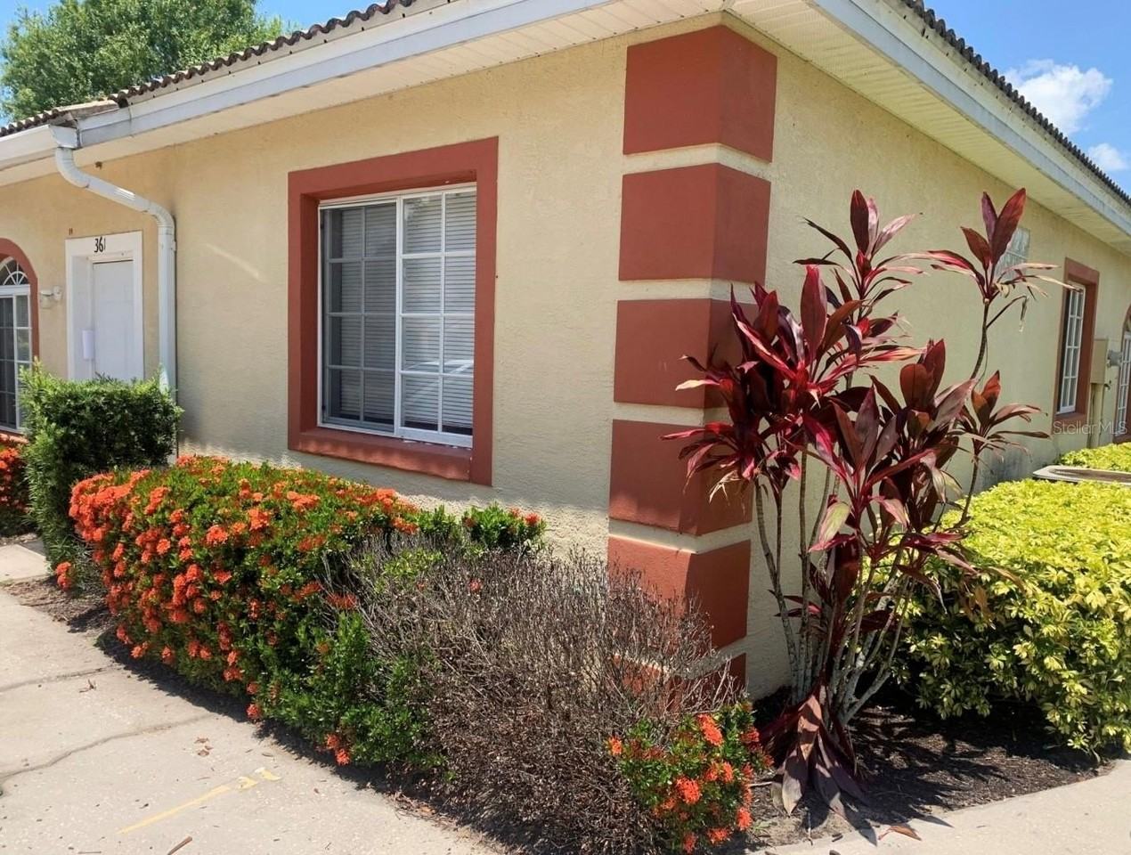 361 Port Pleasant Dr - Photo 2 of 19