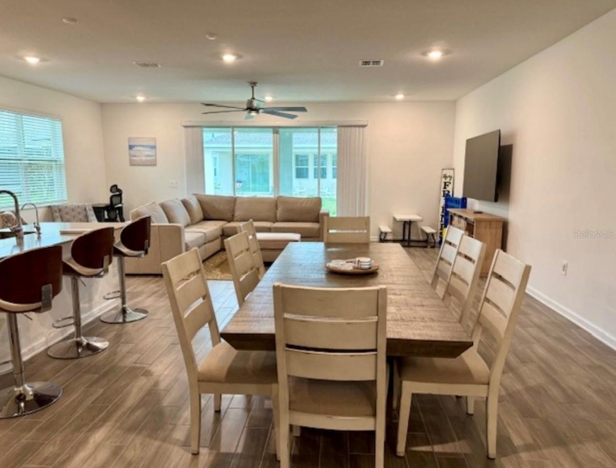 2759 Slash Way - Photo 4 of 45