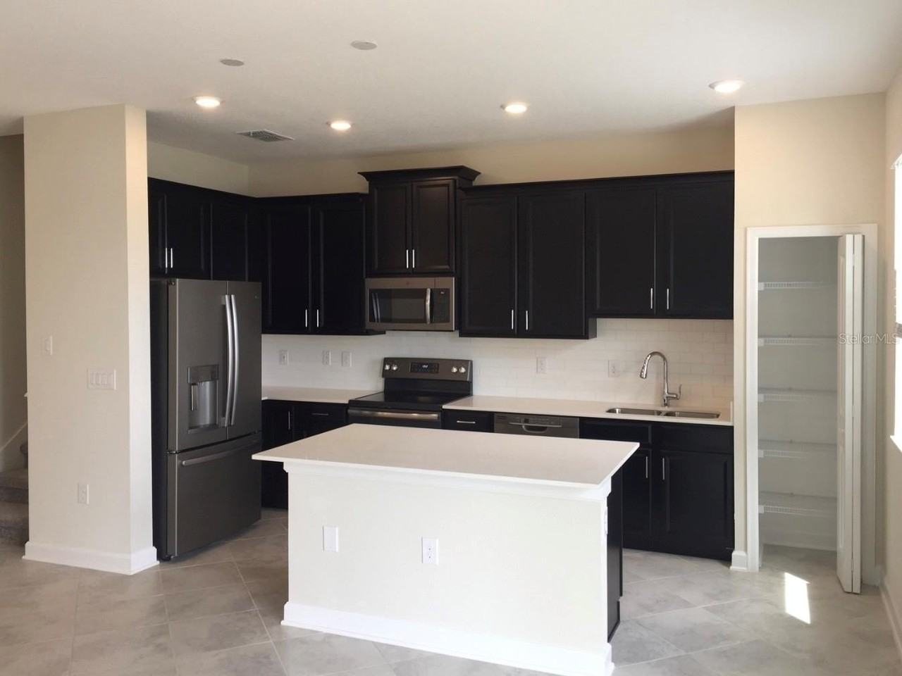 1222 Royal Saint George Boulevard - Photo 6 of 29