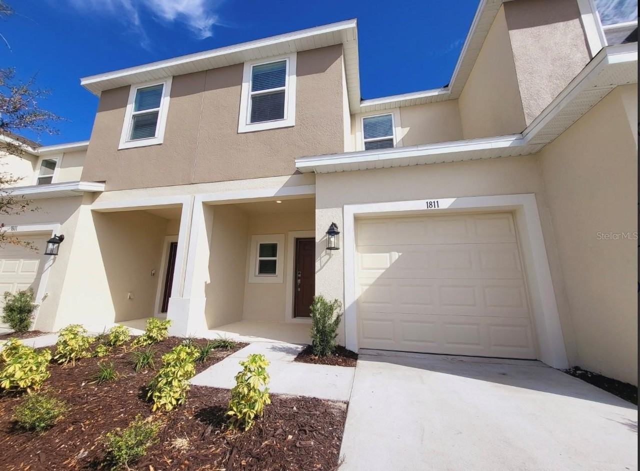 1811 Roosevelt Pl - Photo 2 of 17