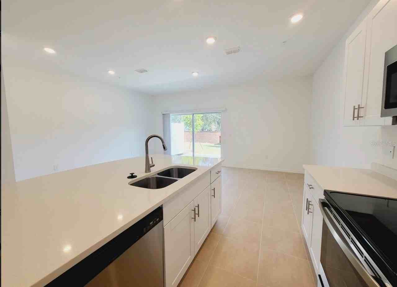 1811 Roosevelt Pl - Photo 7 of 17