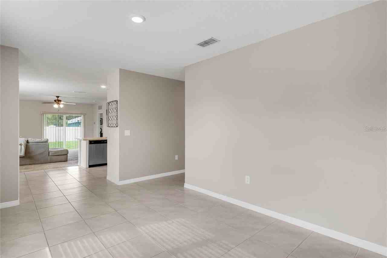 3842 Silverstream Ter - Photo 3 of 23