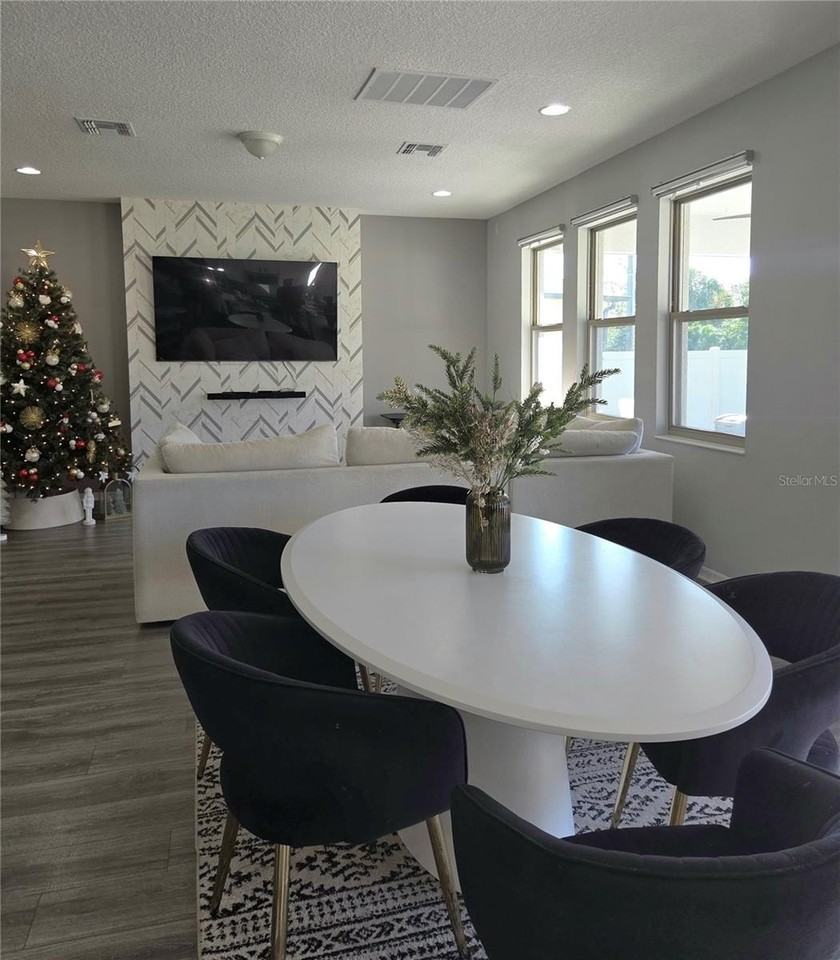 5332 Pavia Dr - Photo 2 of 28