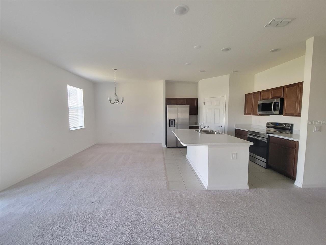 1346 Normandy Dr - Photo 5 of 19