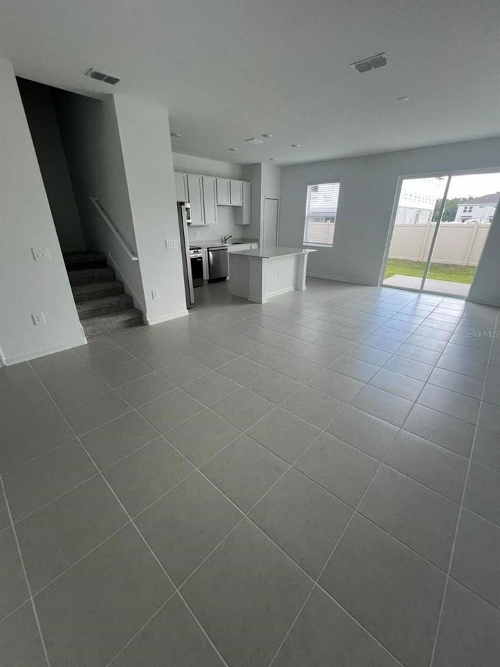 2660 Skyline Loop - Photo 4 of 19