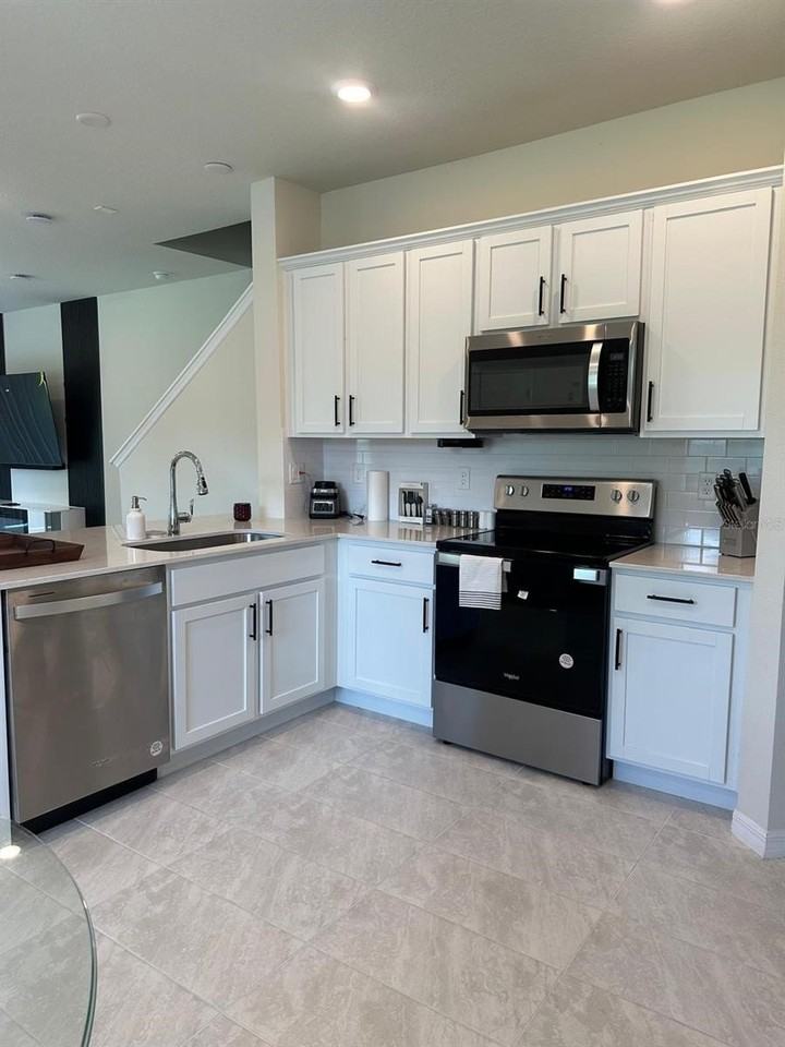 4669 Sparkling Shell Ave - Photo 3 of 21