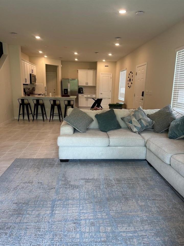 4669 Sparkling Shell Ave - Photo 4 of 21