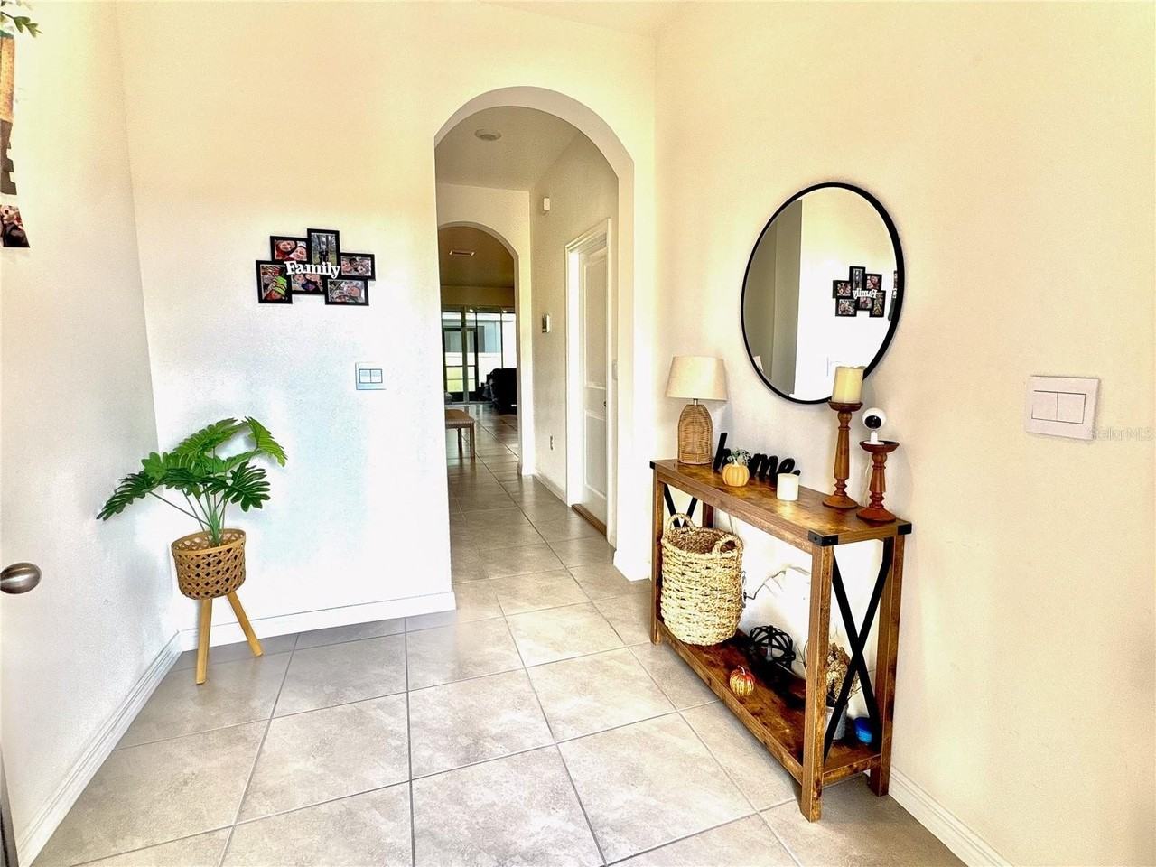 2922 Boxwood Grove Row - Photo 2 of 19