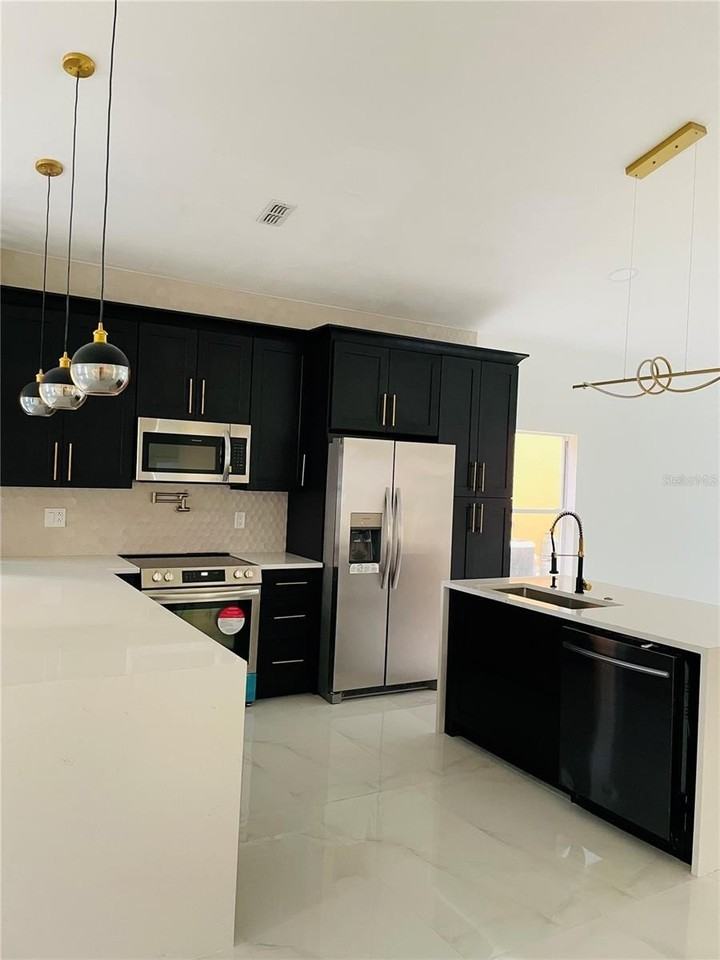 207 Vizcay Way - Photo 4 of 20