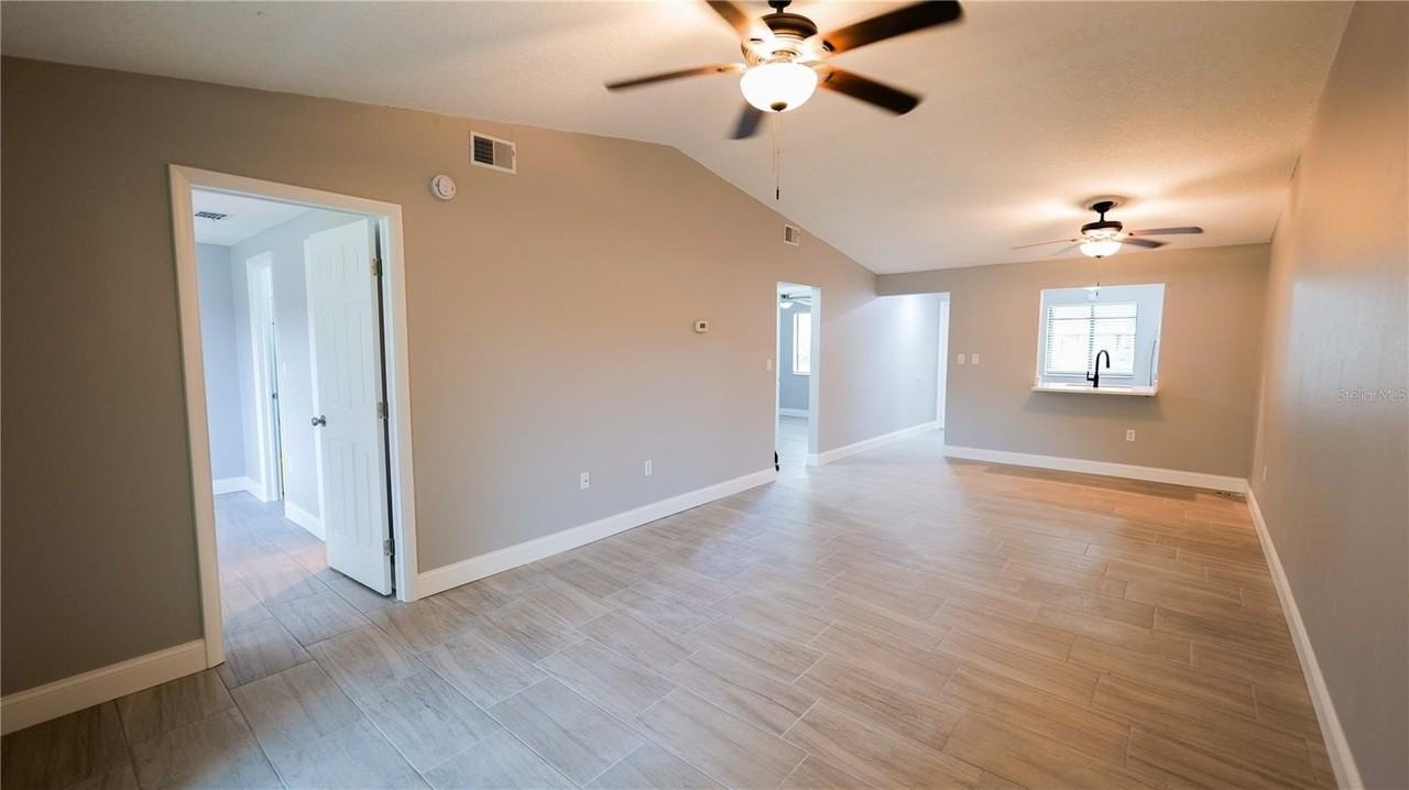 1917 Peppermill Dr #1917 - Photo 5 of 14