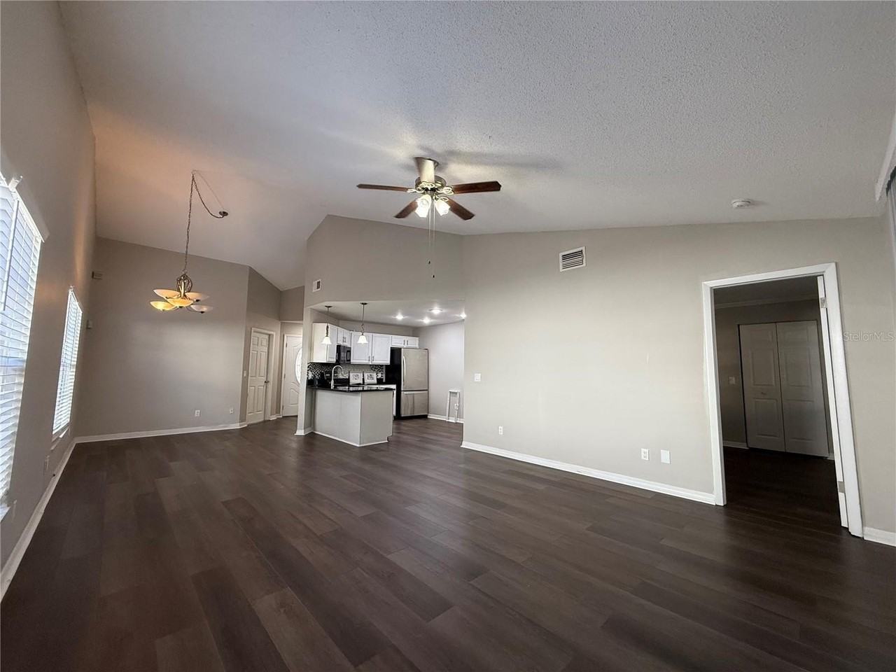 1337 Coolmont Dr - Photo 6 of 30