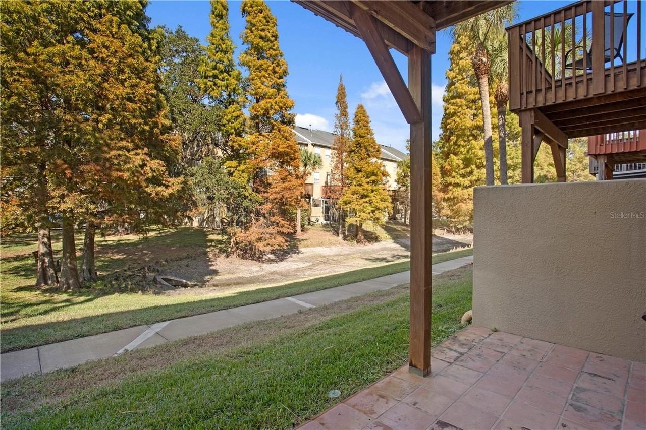 3023 Pointeview Dr - Photo 5 of 44