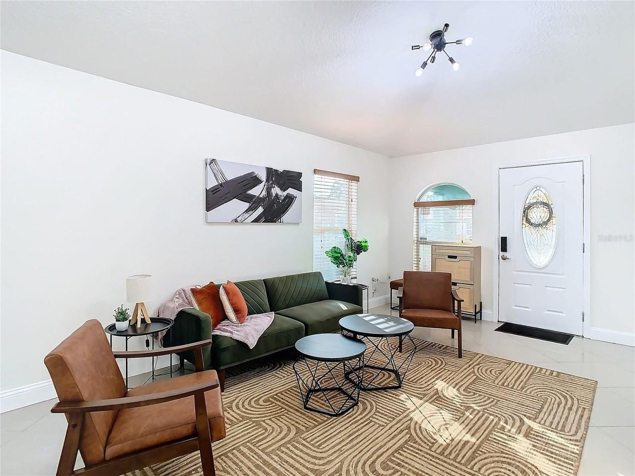 2907 W Arch St - Photo 7 of 48