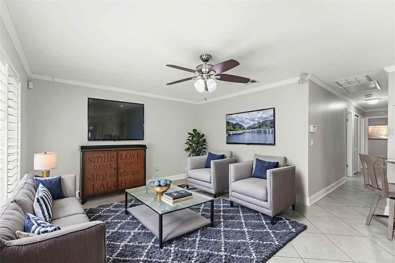 3059 Hickory Dr - Photo 5 of 30