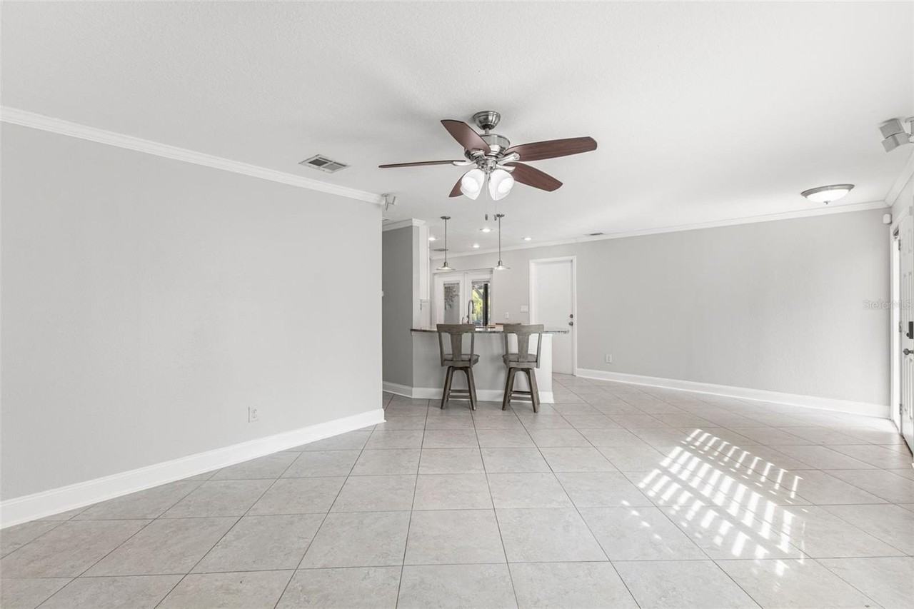 3059 Hickory Dr - Photo 6 of 30