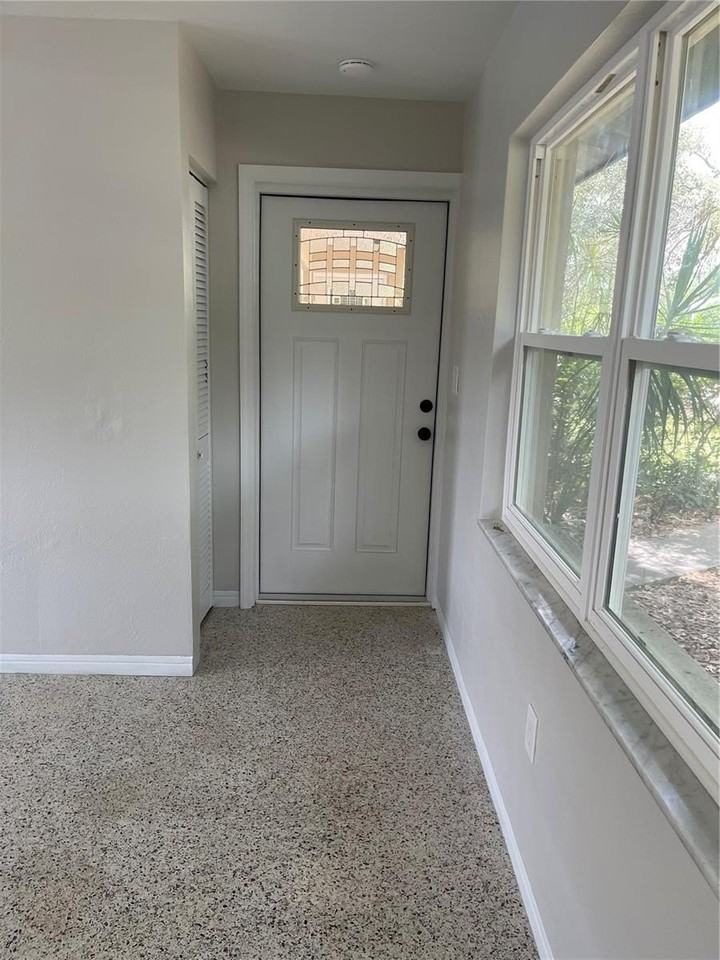 2650 15th St N - Photo 2 of 7