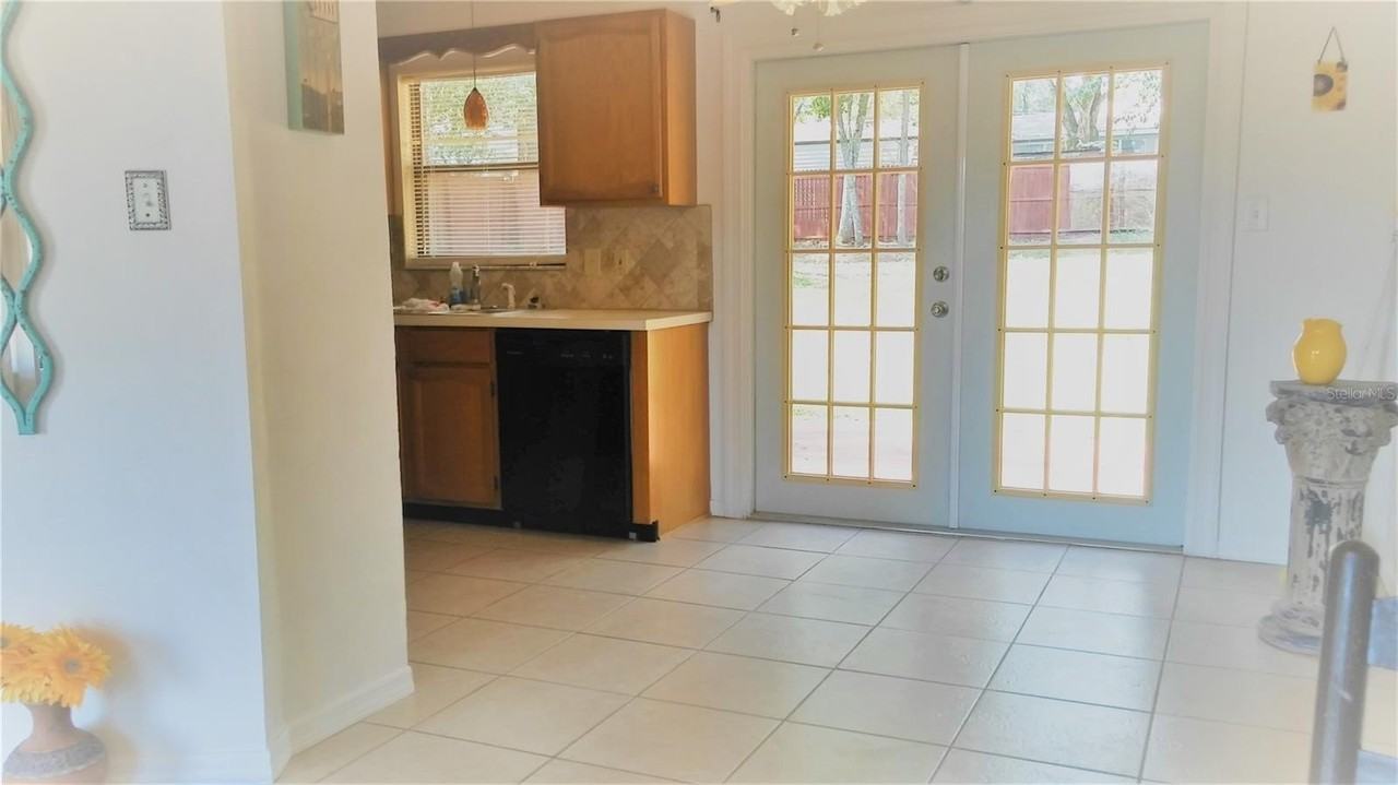 222 Clara Vista St - Photo 3 of 15