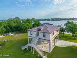 featured image of 238 Lovers Lane