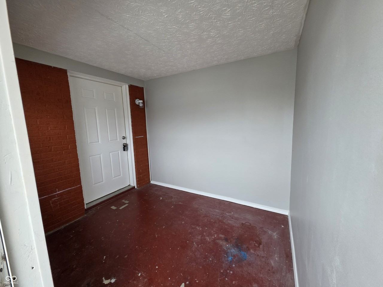 86 S 6th Ave - Photo 3 of 16