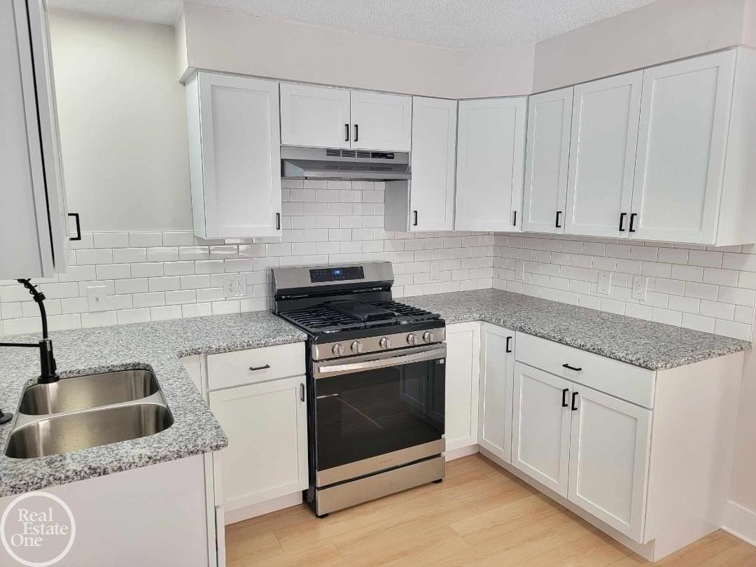 21589 Curie Ave - Photo 3 of 12