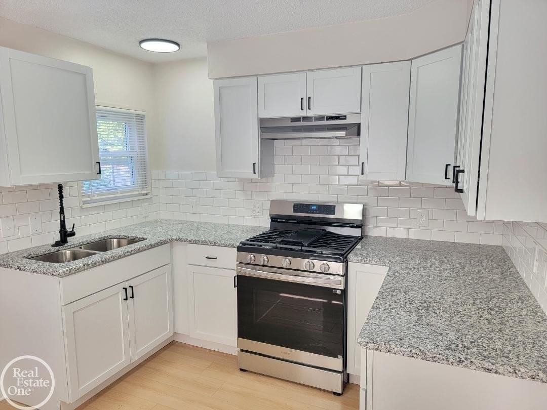 21589 Curie Ave - Photo 4 of 12