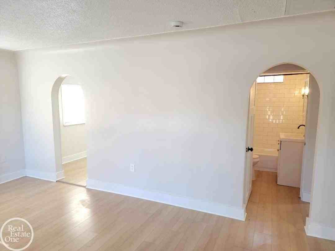 21589 Curie Ave - Photo 5 of 12