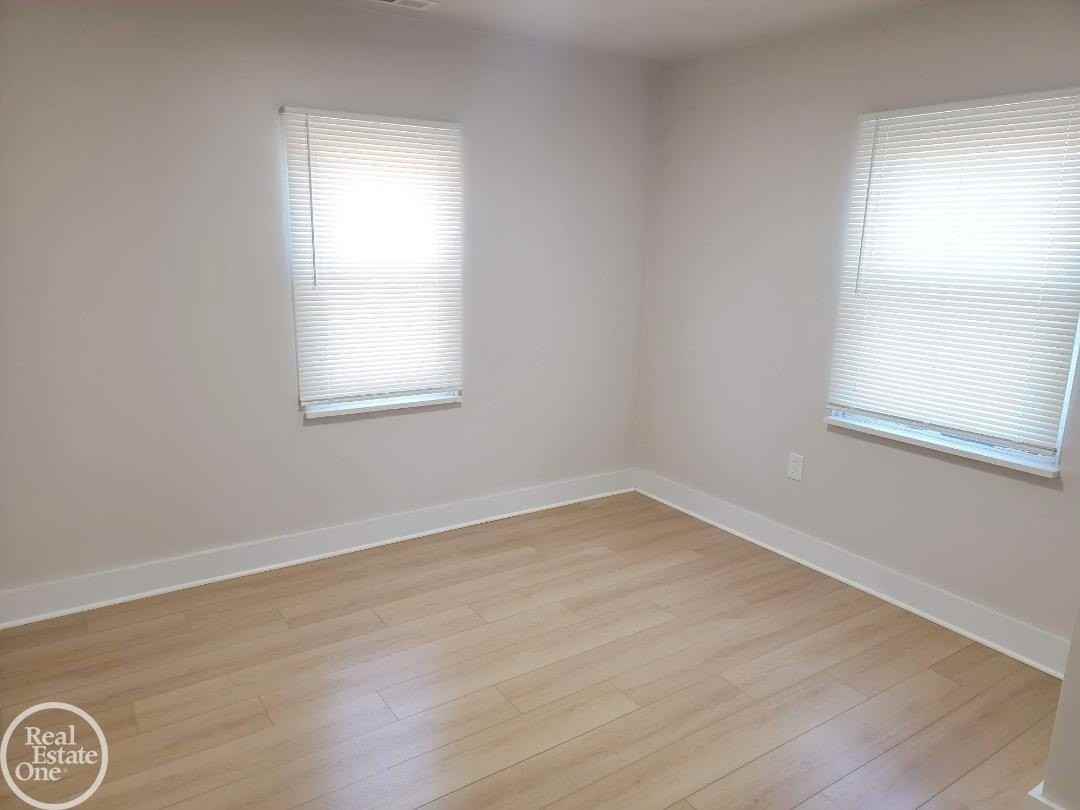 21589 Curie Ave - Photo 7 of 12