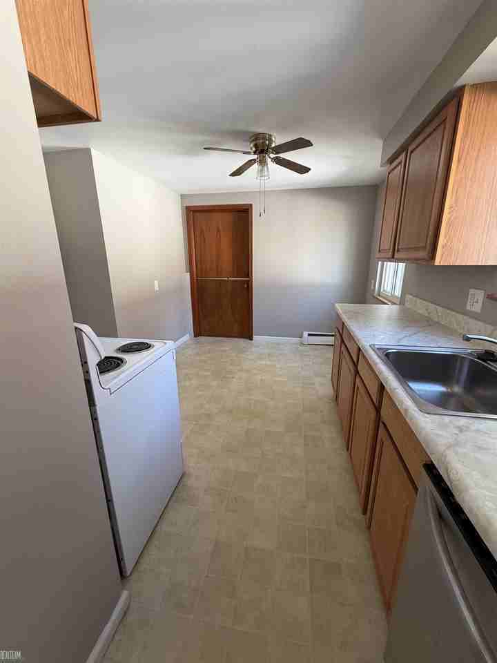 114 S Highland St - Photo 6 of 13